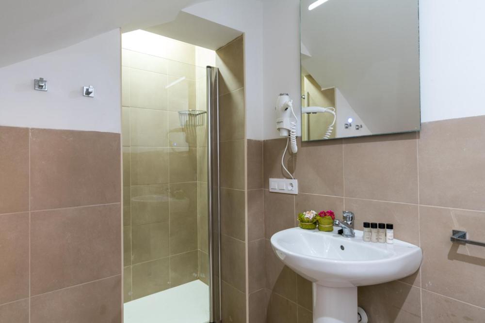 Olehousing-San Lorenzo Севилья Экстерьер фото